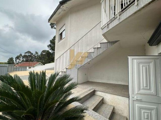 Moradia T3 de 3 Frentes | 3 Quartos | Garagem para 2 a 3 Carros | 26084101039