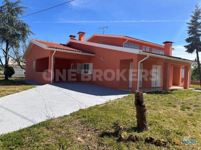 Moradia T3 de 4 frentes terrea com bom terreno em Anadia | 25063920611