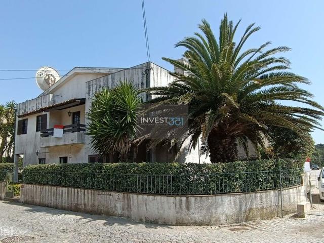 Moradia T3 de 4 frentes para Renovar junto Praia Vila Ch, Vila d