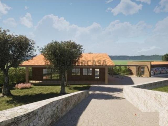 Moradia T3 em madeira em fase de construção