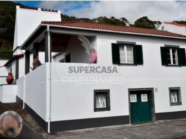 Moradia T3 em Manadas Santa Bárbara