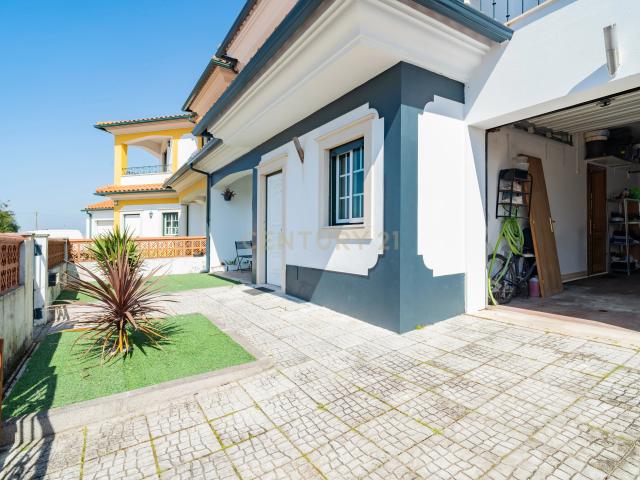 Moradia T3 em Marinha Grande, Comeira