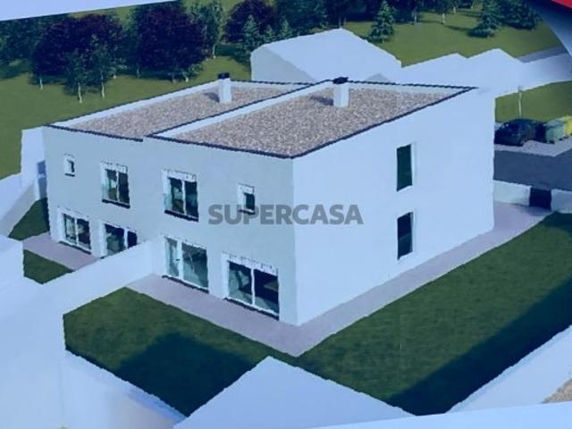 Moradia T3 em Miragaia, Lourinhã