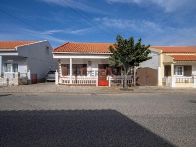 Moradia T3 em Atouguia da Baleia