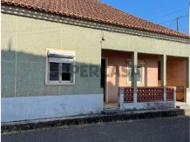 Moradia T3 em Azoia de Cima e Tremês