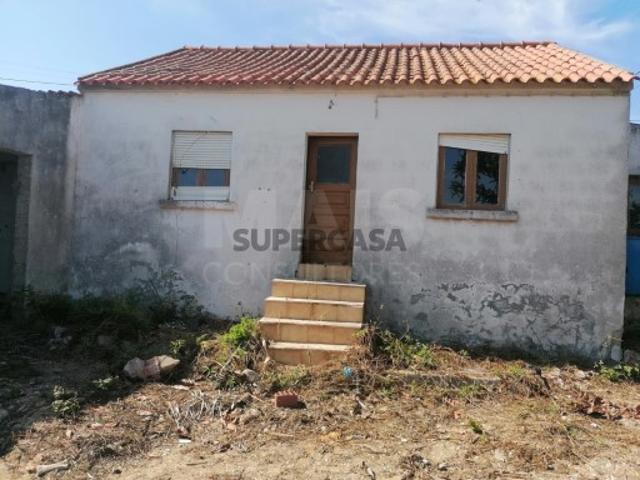 Moradia T3 em A dos Cunhados e Maceira