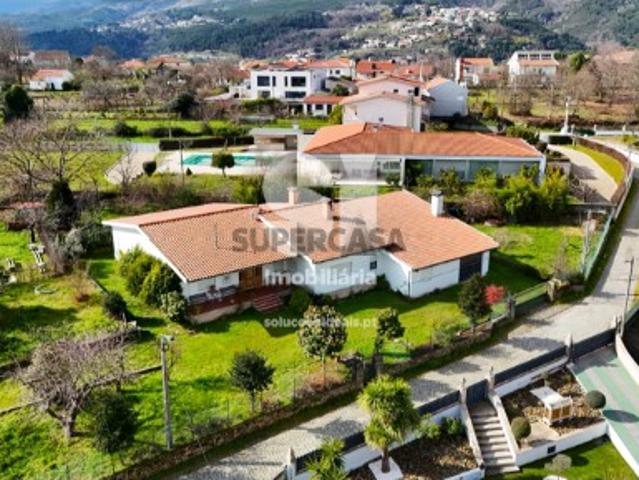 Moradia T3 em Adoufe e Vilarinho de Samardã