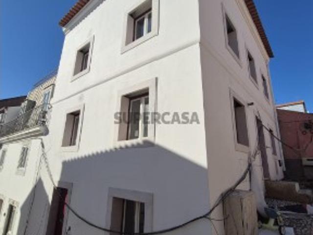 Moradia T4 em Alcântara