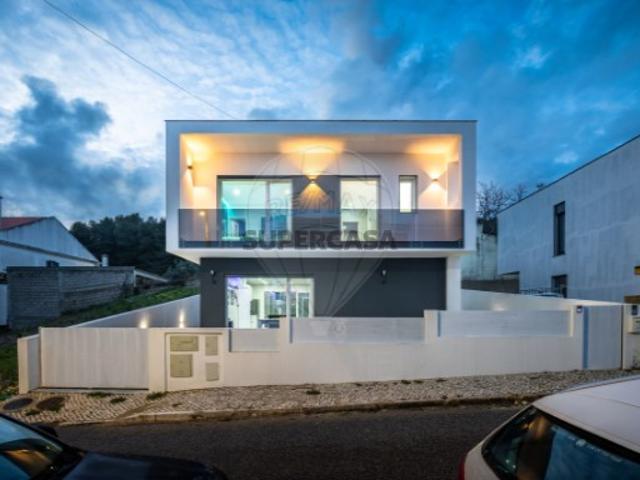 Moradia T3 em Alverca do Ribatejo e Sobralinho