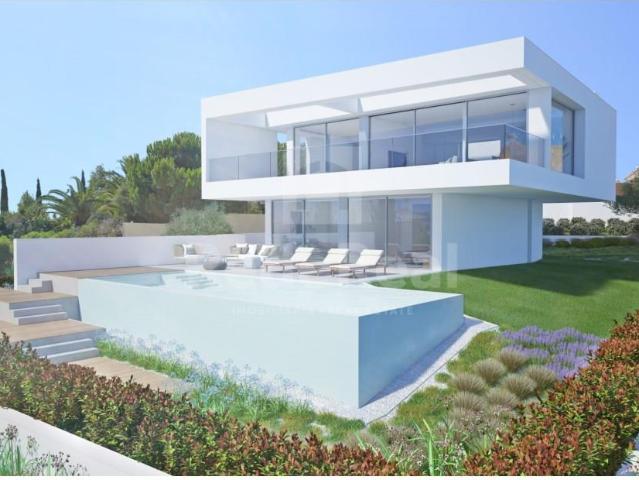 Moradia T3 em banda em construção, com piscina e vista mar e. 0m² Luz