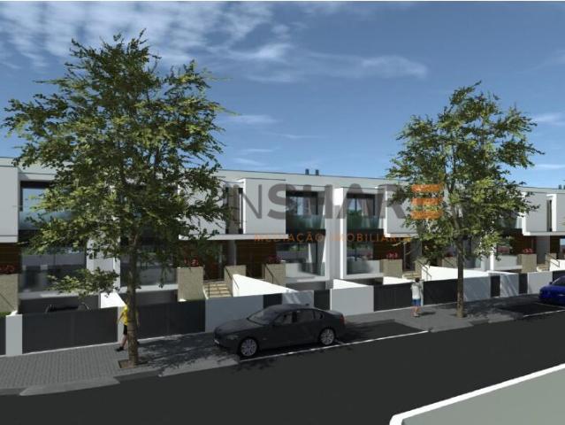 Moradia T3 em Banda Turiz, Vila Verde, Braga