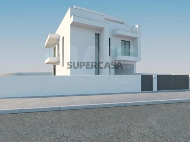 Moradia T3 em Campelos e Outeiro da Cabeça