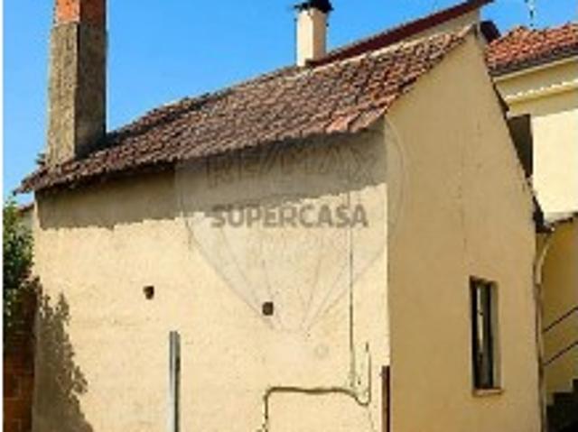 Moradia T3 em Canas de Santa Maria