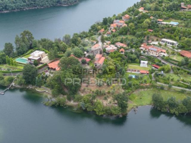 Moradia T3 em Caniçada e Soengas