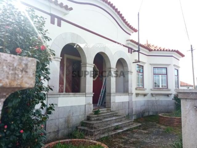 Moradia T3 em Carreira