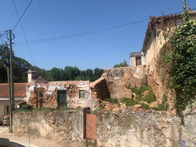 Moradia T3 em Carvoeira e Carmões