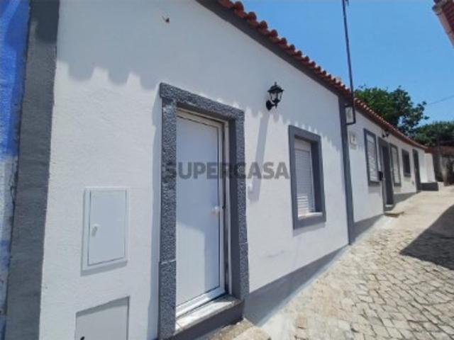 Moradia T3 em Carvoeira e Carmões