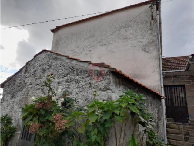 Moradia T3 em Chaviães e Paços