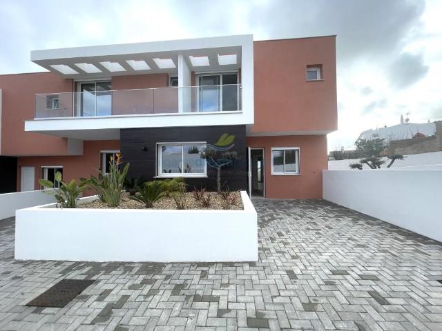Moradia T3 em condomínio com piscina | Albufeira 106m² Albufeira Olhos de Água