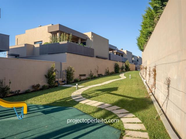 Moradia T3 em Condomínio Fechado com piscina 147m² da Madalena e Samaiões