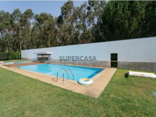 Moradia T3 em Condomínio Fechado com Piscina Nogueira e Silva Escura, Maia