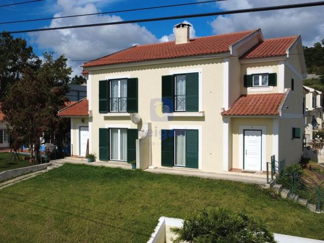 Moradia T3 em Condomínio Fechado | Entre Bombarral e Óbidos. 213m² Roliça