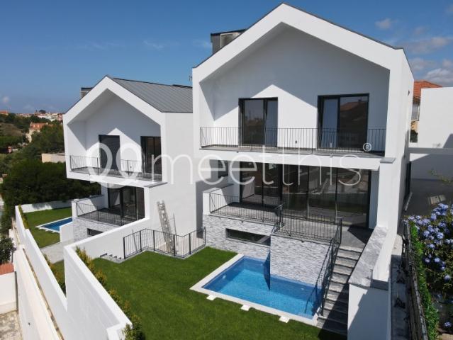 Moradia T3 em Condomínio Privado de Apenas 3 Vivendas Cascais