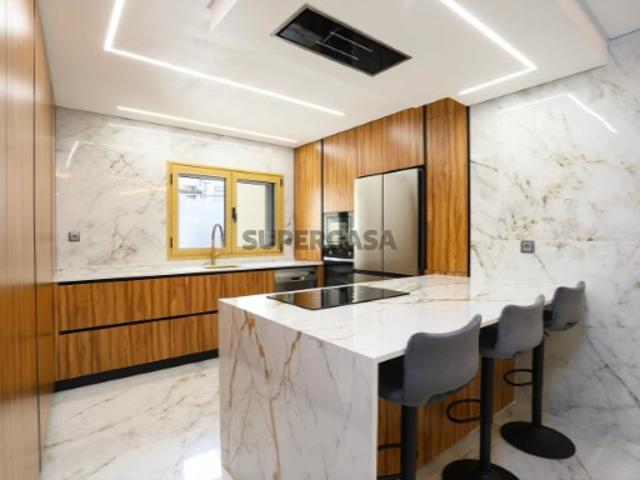 Moradia T3 em Condomínio Privado Parede Cascais