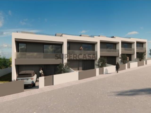 Moradia T3 em construção