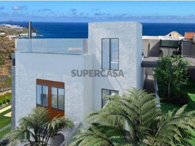 Moradia T3 em Santa Cruz, Ilha da Madeira