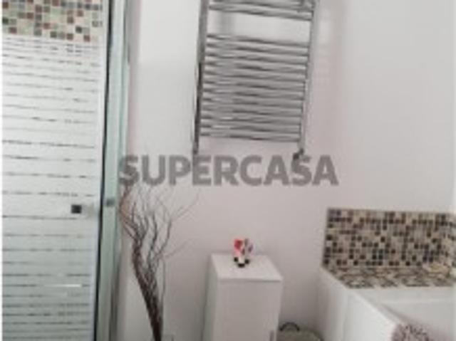 Moradia T3 em Covas e Vila Nova de Oliveirinha