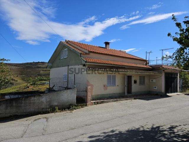 Moradia T3 em Ervedosa do Douro