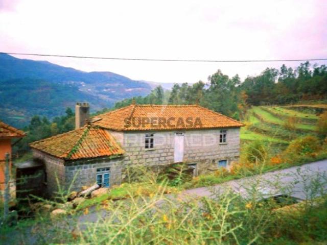 Moradia T3 em Sande, Vilarinho, Barros e Gomide