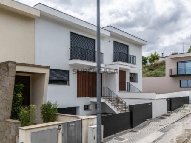 Moradia T3 em Este São Pedro e São Mamede