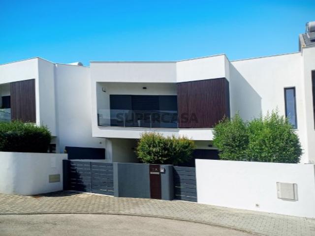Moradia T3 em Fernão Ferro