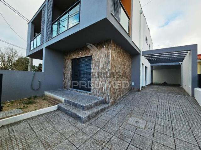 Moradia T3 em Fernão Ferro