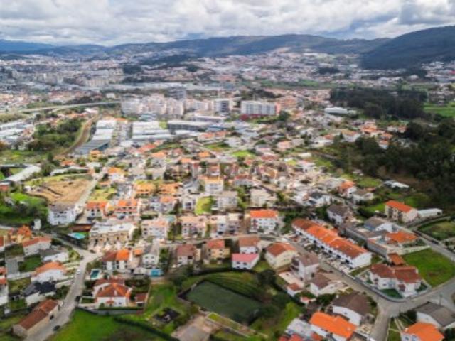 Moradia T3 em Ferreiros e Gondizalves