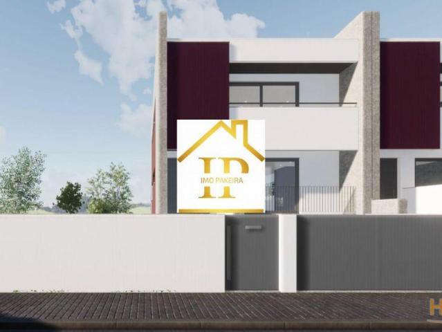 MORADIA T3 EM GAVETO EM MERELIM | 26074057511