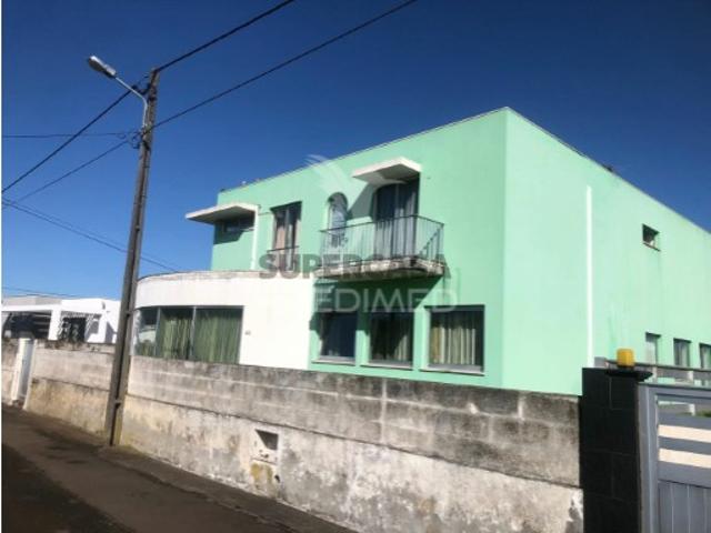 Moradia T3 em Lajes