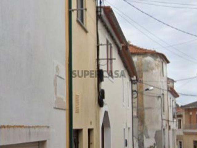 Moradia T3 em Lapas / Torres Novas