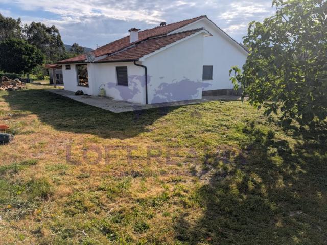 Moradia T3 em Linhares, Paredes de Coura