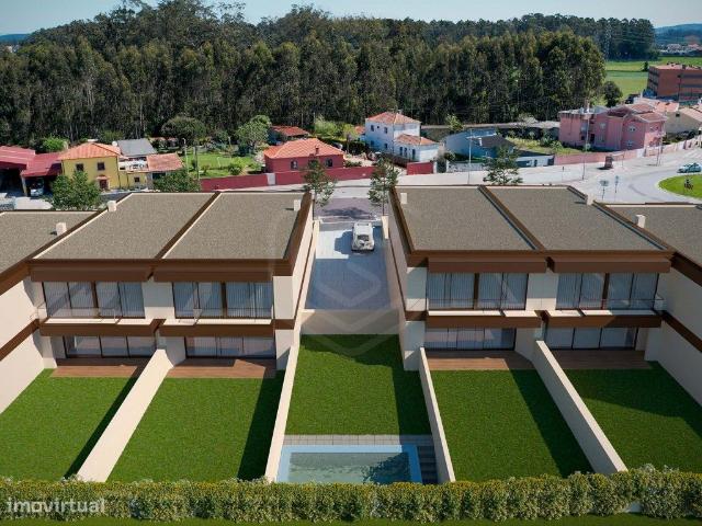 Moradia T3 em localizao privilegiada a 5 minutos das praias e da.
