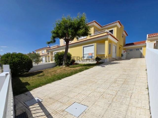 Moradia T3 em Lote de 430 m2, próxima à praia | Sobral, Lourinhã