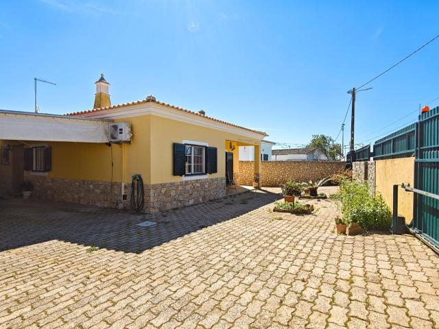 Moradia T3 em lote privado de 1.127 m2 na Guia 170m² Guia