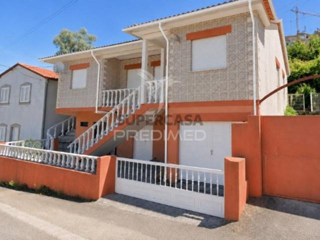Moradia T3 em Paradela
