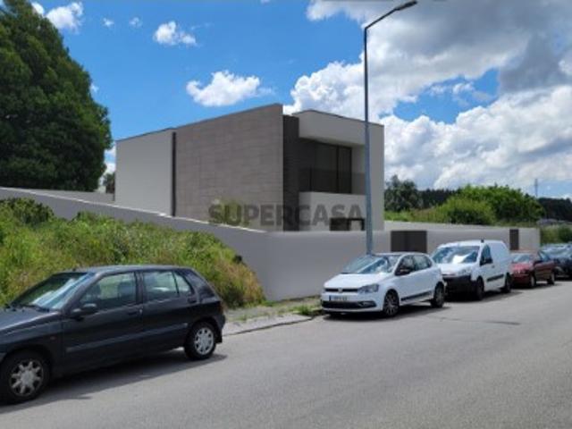 Moradia T3 em Pedroso e Seixezelo