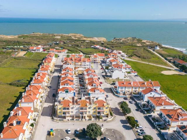 Moradia T3 em Peniche – A Poucos Passos das Praias e com Pot. 177m² Peniche