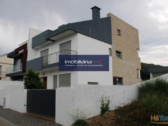 Moradia T3 em Perosinho | 26084081446