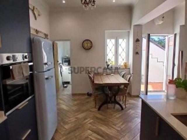 Moradia T3 em Quelfes