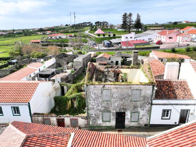Moradia T3 em Ruína Rua do Norte, Vila do Porto